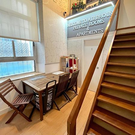 Airbhouse Private Rooms & Apartments Sevilla Bagian luar foto
