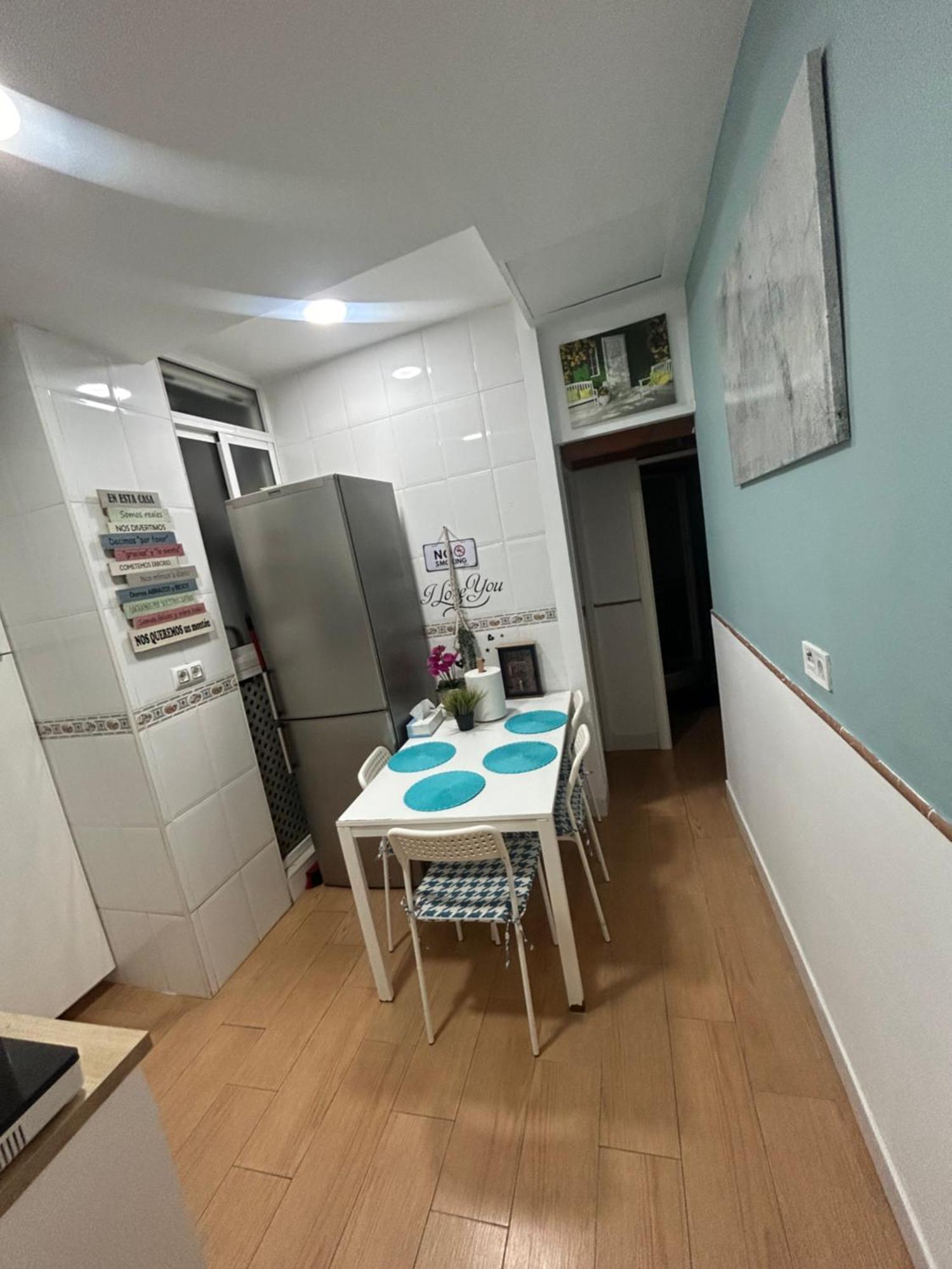 Airbhouse Private Rooms & Apartments Sevilla Bagian luar foto