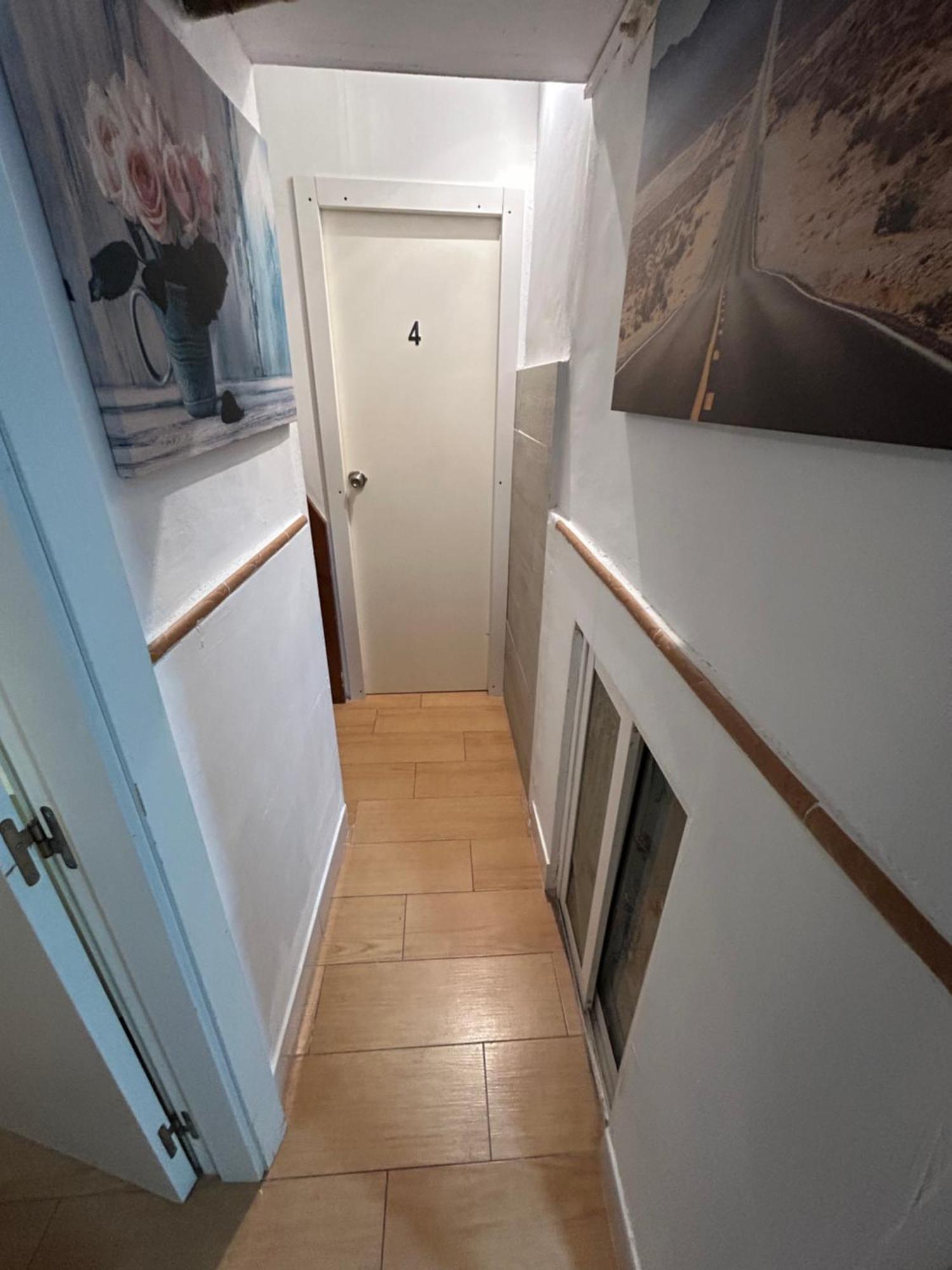 Airbhouse Private Rooms & Apartments Sevilla Bagian luar foto